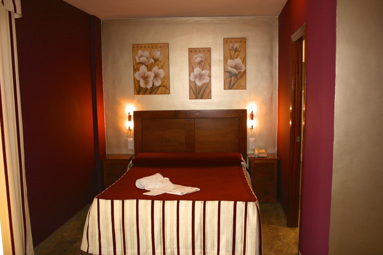 Apartamentos La Fuente Córdoba Værelse billede